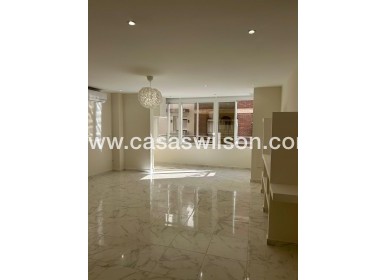 Appartement - Sale - Torrevieja - Centro