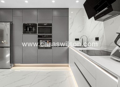 Appartement - Sale - Torrevieja - Torrevieja