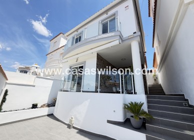 Appartement - Sale - Villamartin - Villamartín