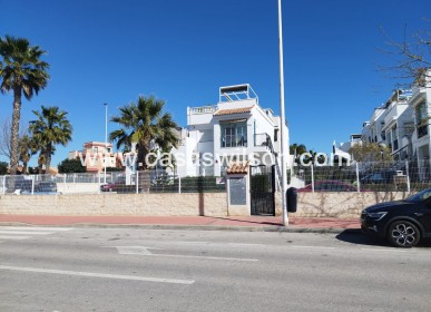 Bungalow - Sale - Torrevieja - Aguas Nuevas