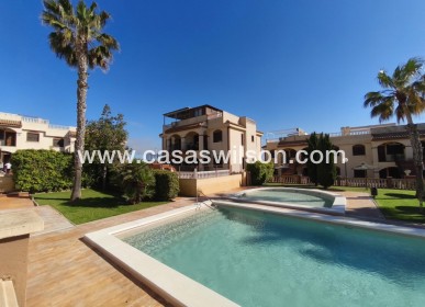 Bungalow - Sale - Torrevieja - Parque Acuático - Sector 25