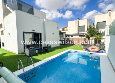 Chalet - Venta - Torrevieja - Nueva Torrevieja - Aguas Nuevas