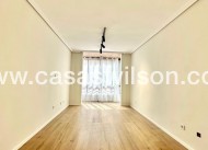 Sale - Apartment - Torrevieja - Centro