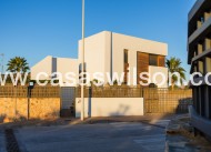 Sale - Villa - Algorfa - La Finca Golf