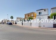 Sale - Villa - Torrevieja - Aguas Nuevas
