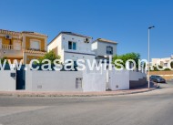 Sale - Villa - Torrevieja - Aguas Nuevas