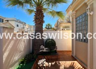 Sale - Villa - Torrevieja - Nueva Torrevieja - Aguas Nuevas
