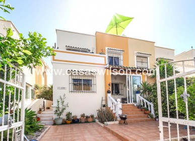 Townhouse - Sale - Los Altos - Res Valle de los pinos