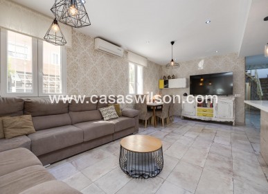 Townhouse - Sale - Torrevieja - Centro