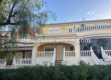 Townhouse - Sale - Urbanización Monteazul - Urbanización Monteazul