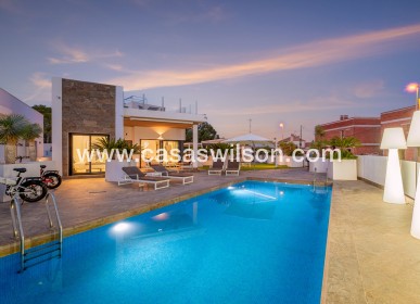Villa - Sale - Orihuela Costa - Villamartín