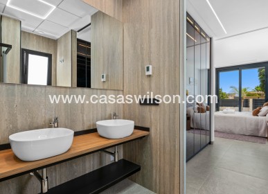 Sale - Villa - El Campello - El Amerador