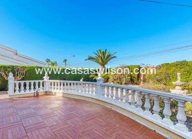 Venta - Chalet - Torrevieja - La Siesta