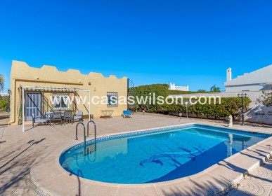 Venta - Chalet - Torrevieja - La Siesta