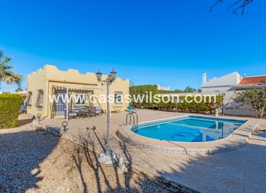 Venta - Chalet - Torrevieja - La Siesta