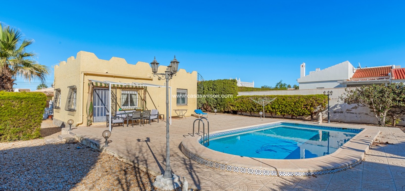 Venta - Chalet - Torrevieja - La Siesta