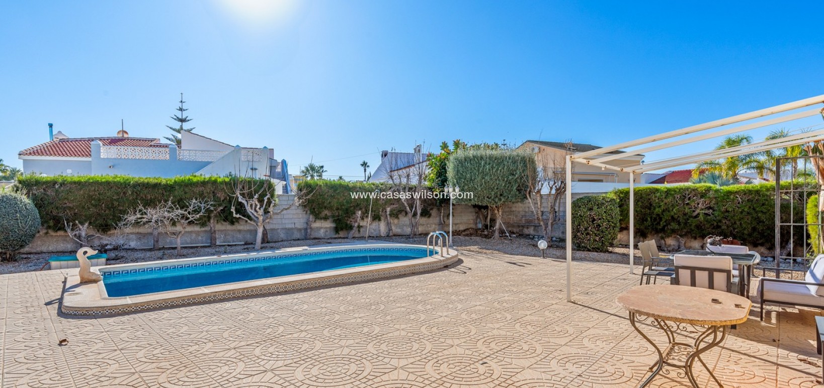 Venta - Chalet - Torrevieja - La Siesta