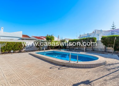 Venta - Chalet - Torrevieja - La Siesta