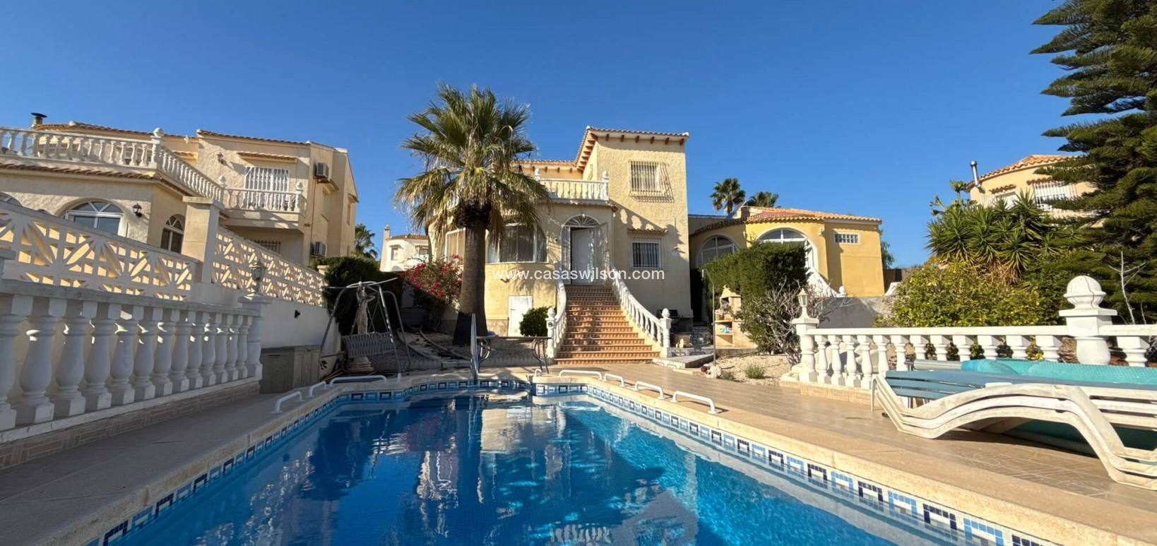 Sale - Villa - Villamartin