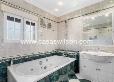 Sale - Villa - Torrevieja