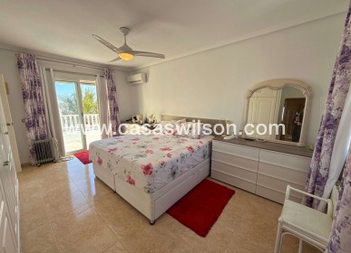 Sale - Villa - Villamartin