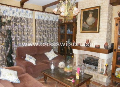 Sale - Townhouse - Daya Nueva