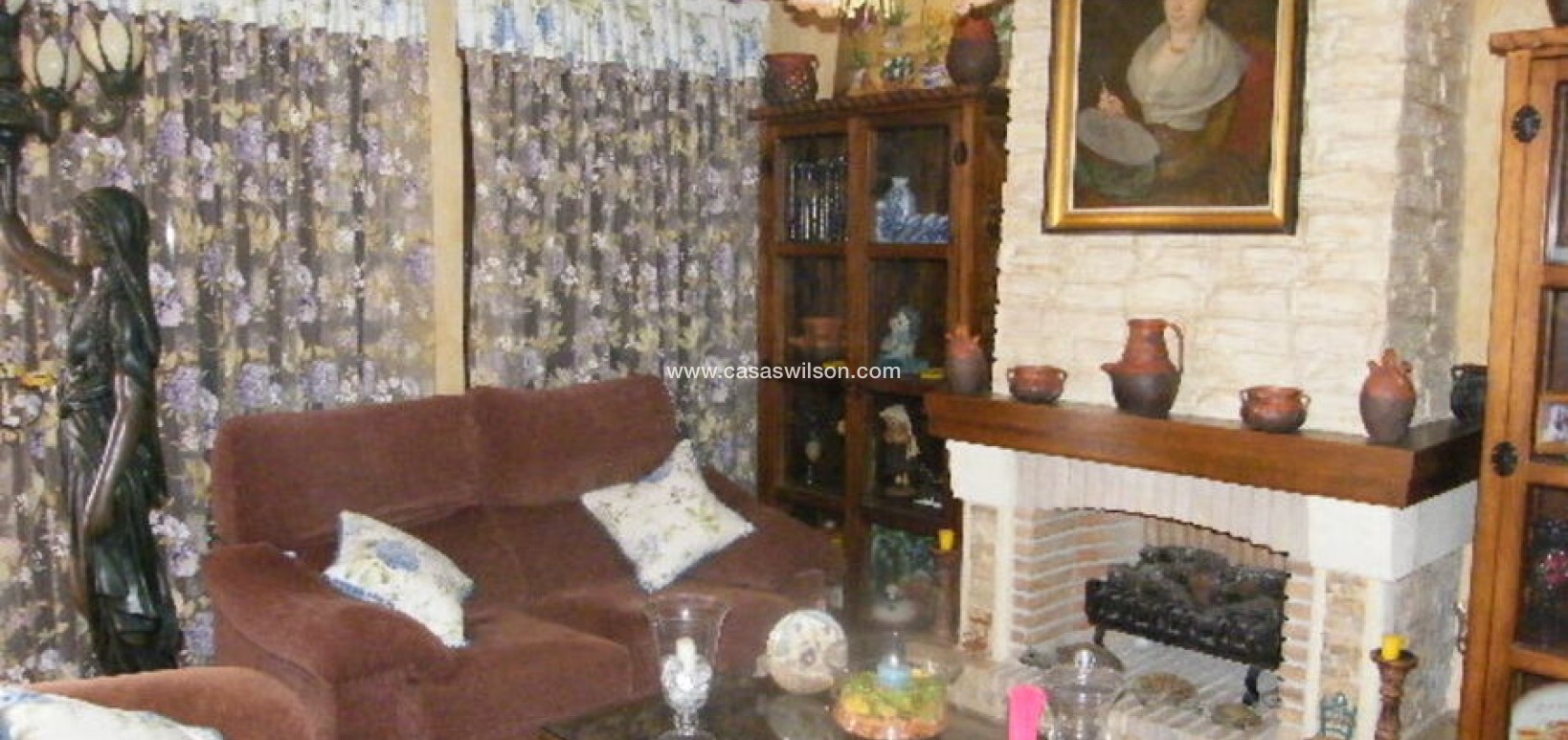 Sale - Townhouse - Daya Nueva