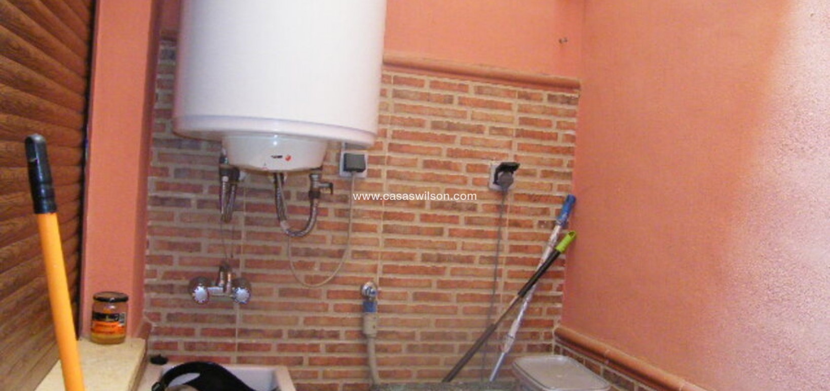 Sale - Townhouse - Daya Nueva