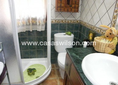 Sale - Townhouse - Daya Nueva