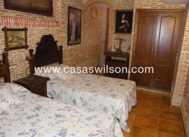 Sale - Townhouse - Daya Nueva