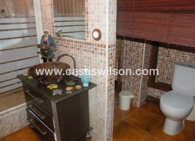 Sale - Townhouse - Daya Nueva