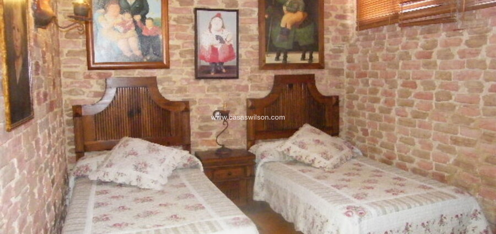 Sale - Townhouse - Daya Nueva