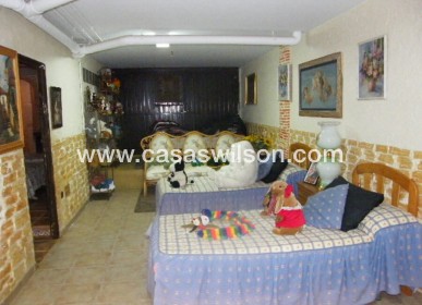 Sale - Townhouse - Daya Nueva