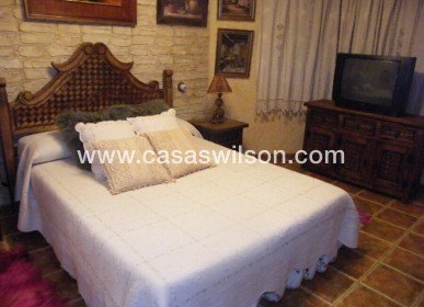 Sale - Townhouse - Daya Nueva