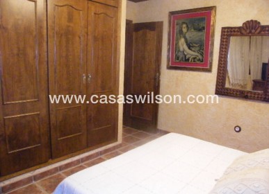 Sale - Townhouse - Daya Nueva