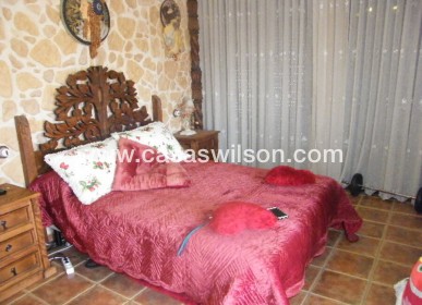 Sale - Townhouse - Daya Nueva