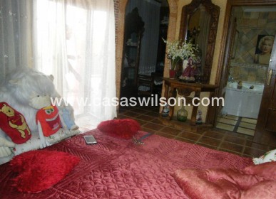 Sale - Townhouse - Daya Nueva