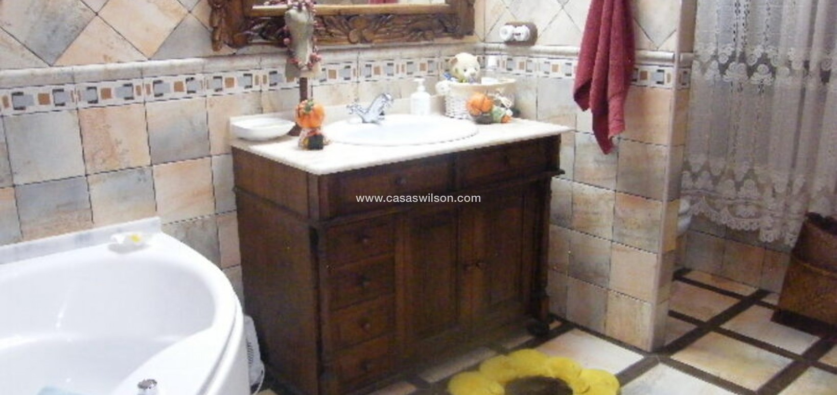 Sale - Townhouse - Daya Nueva