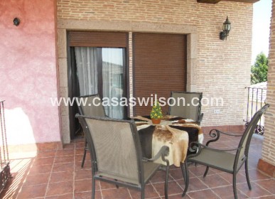 Sale - Townhouse - Daya Nueva