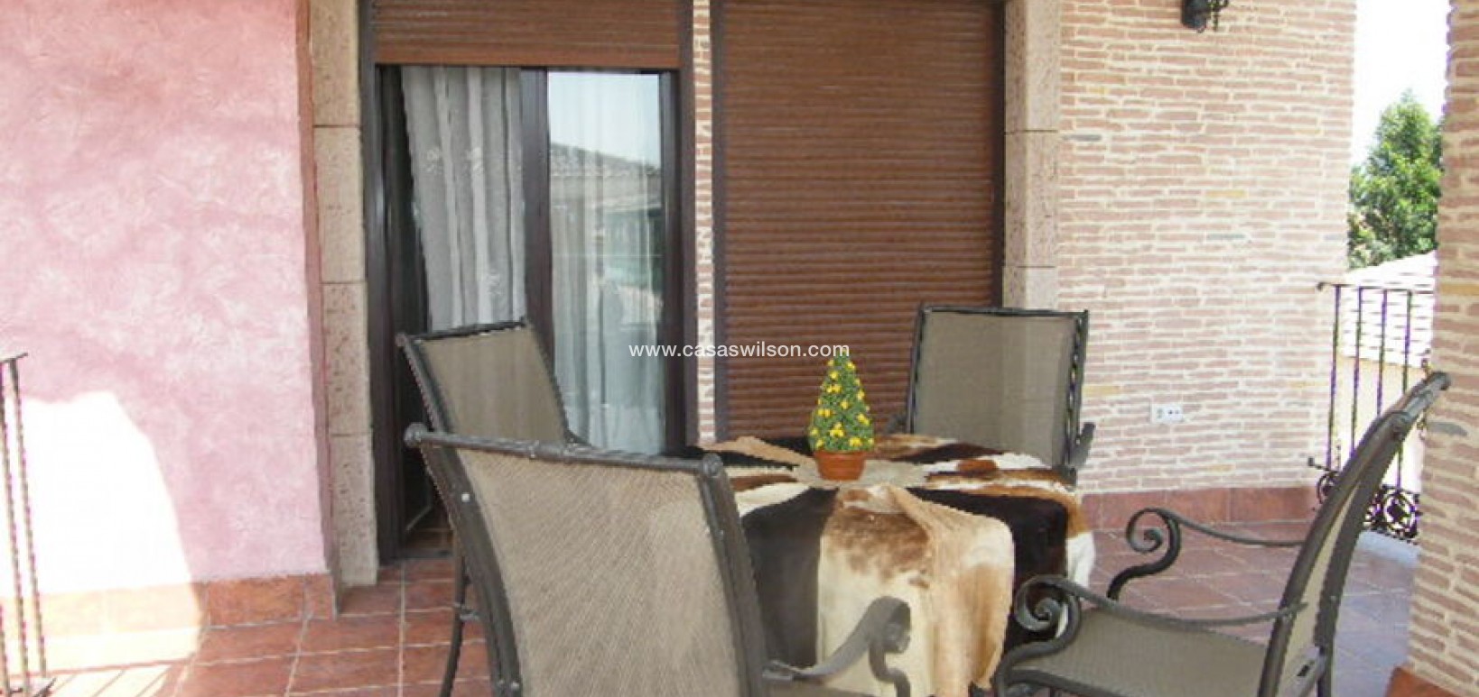 Sale - Townhouse - Daya Nueva