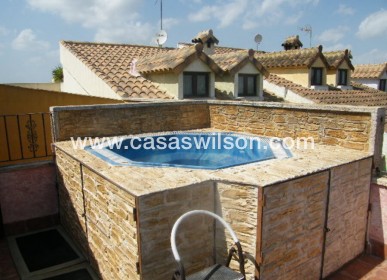 Sale - Townhouse - Daya Nueva