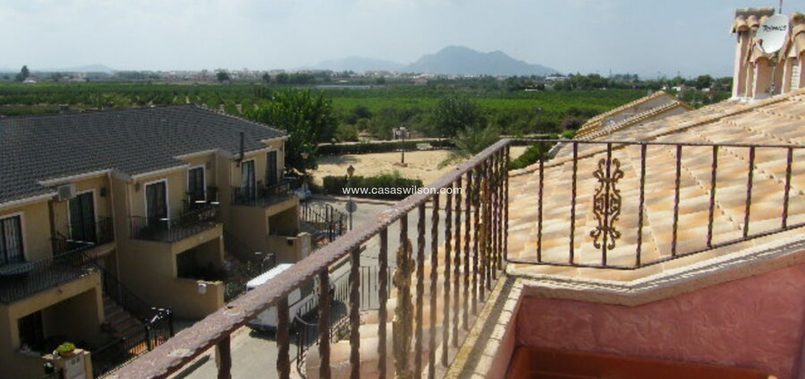 Sale - Townhouse - Daya Nueva