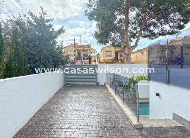 Sale - Villa - Torrevieja - Los Balcones - Los Altos del Edén