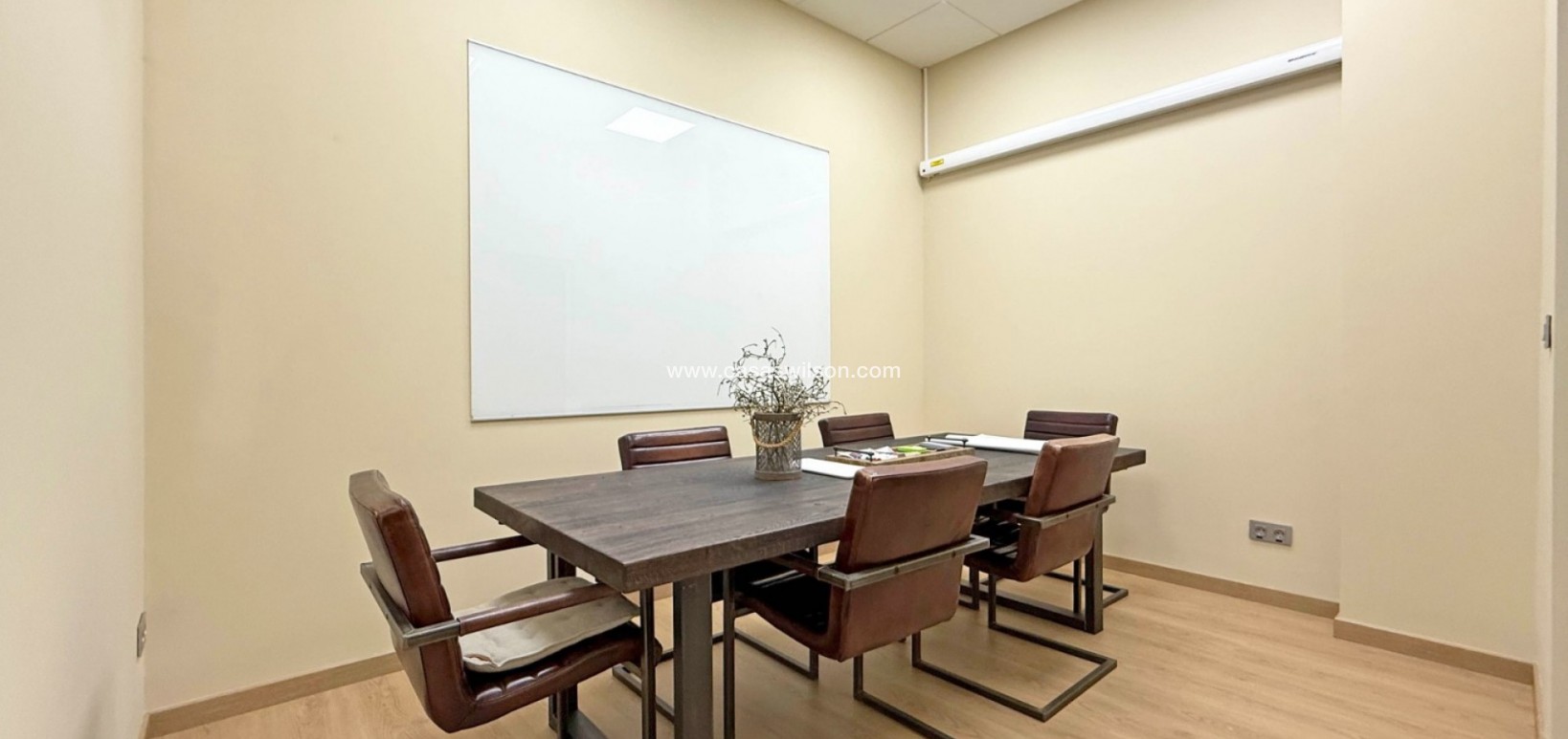 Sale - commercial - Torrevieja