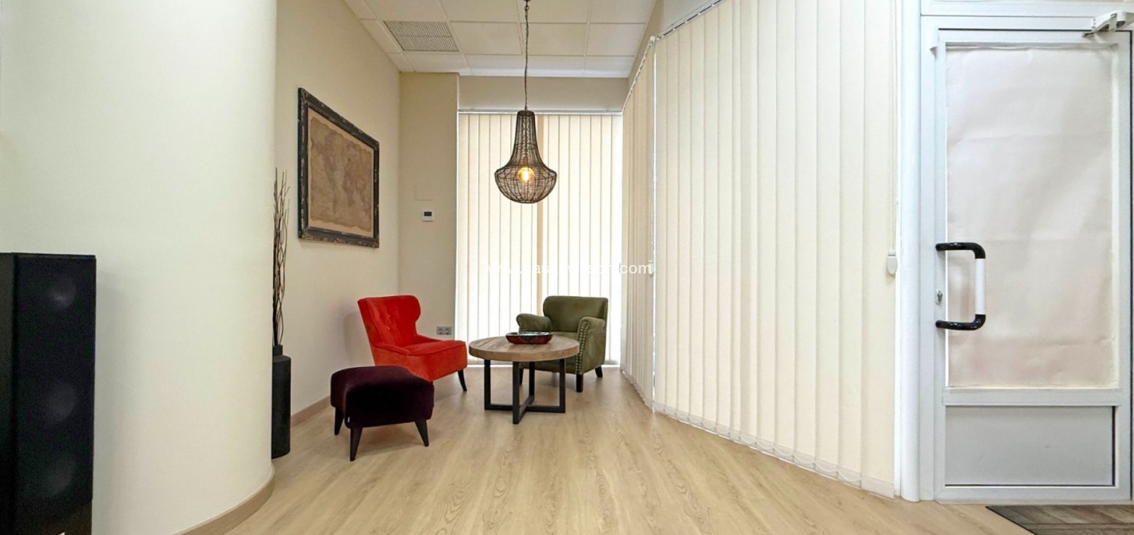 Sale - commercial - Torrevieja