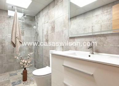 Sale - commercial - Torrevieja