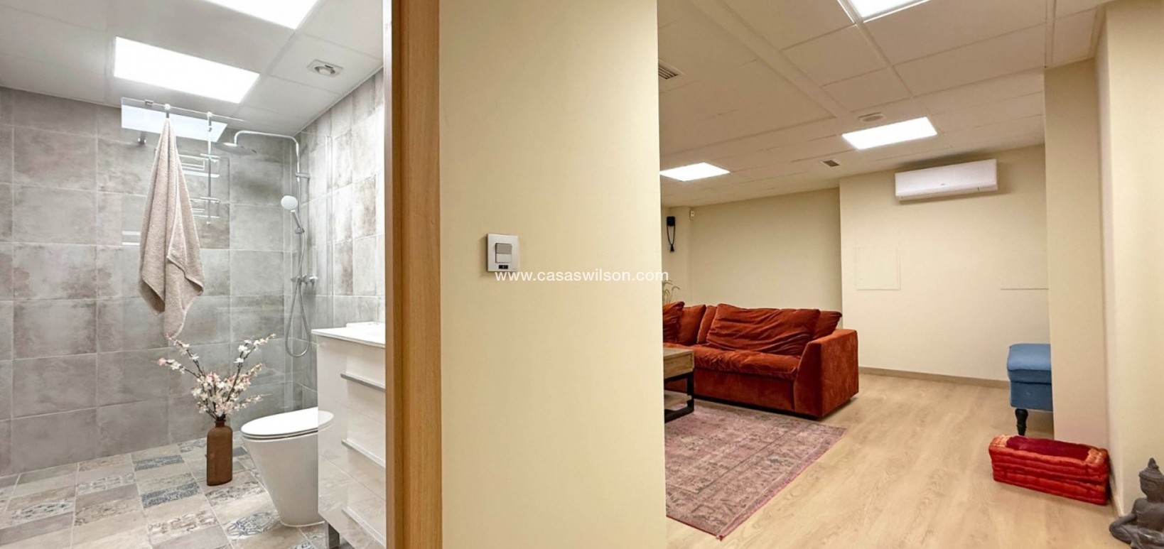 Sale - commercial - Torrevieja