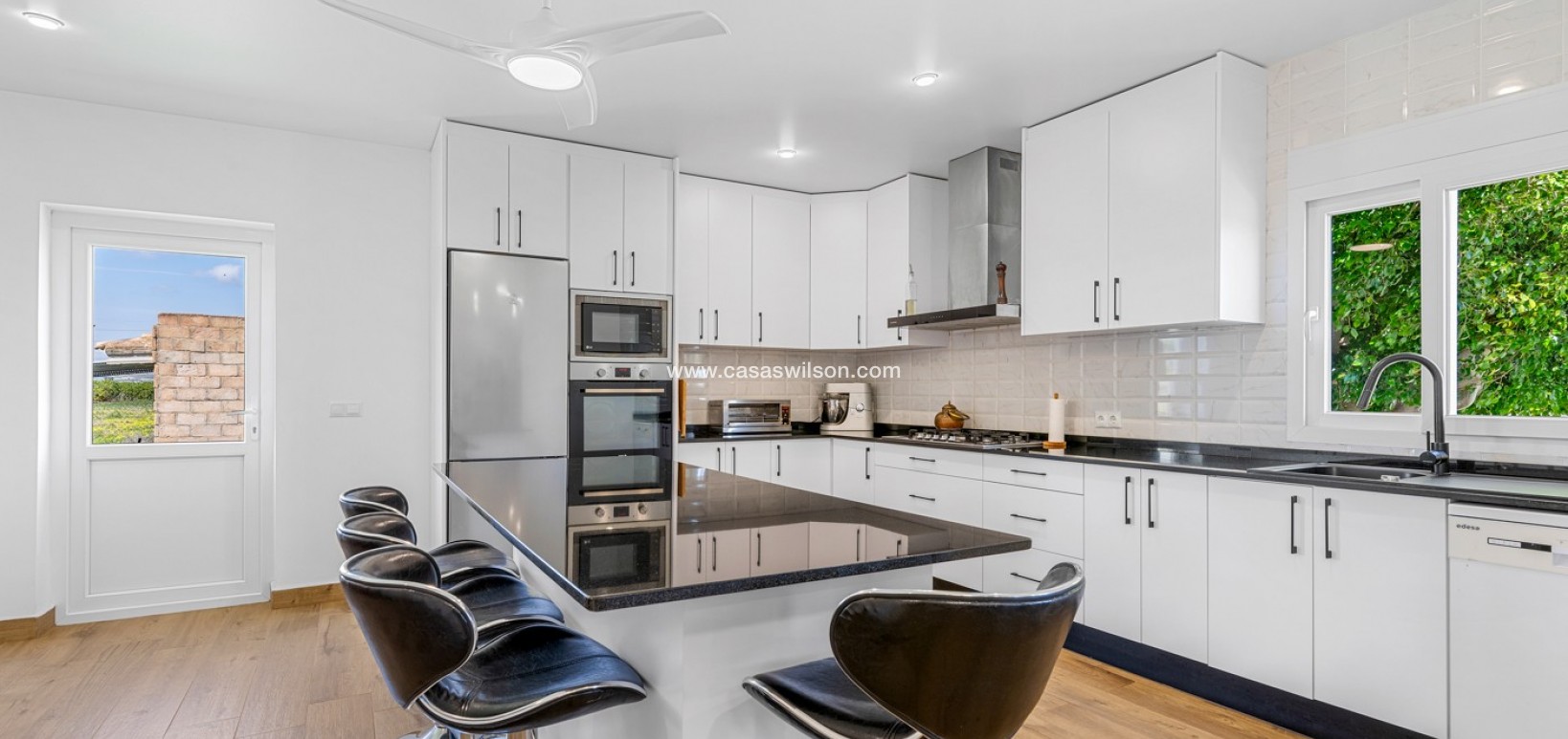 Sale - Villa - Los Montesinos