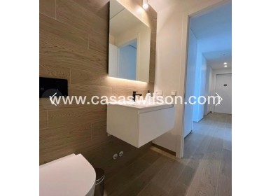 Venta - Apartamento - Las Colinas Golf - Las Colinas Golf and Country Club