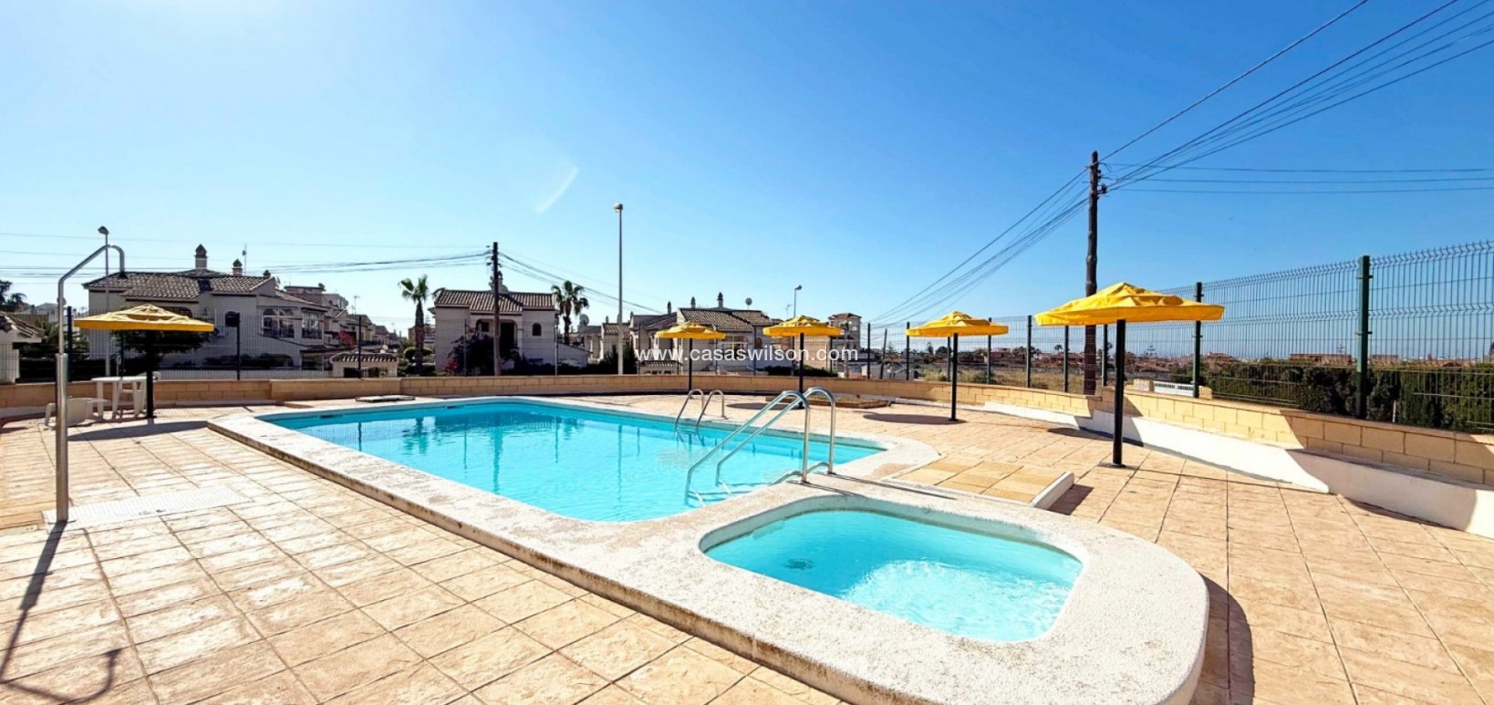 Sale - Bungalow - Torrevieja - Torrelamata - La Mata